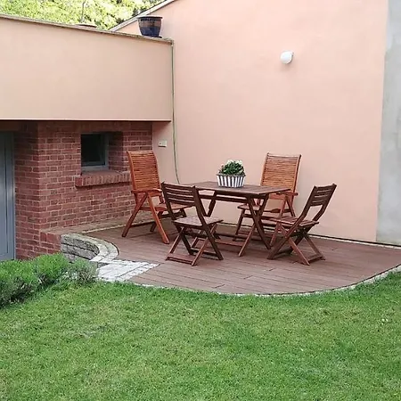 Attraktives 2-zimmer-apartment Im Stadtzentrum * ルドルシュタット