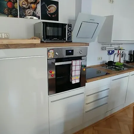 Attraktives 2-zimmer-apartment Im Stadtzentrum Rudolstadt